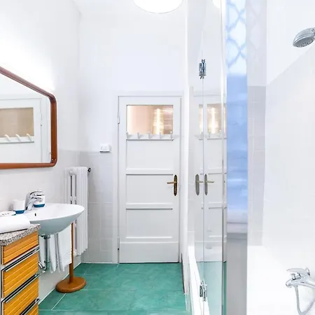 Lägenhet Private Parking 3bd Near Piazza Carducci