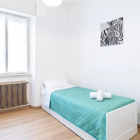 Private Parking 3bd Near Piazza Carducci Lägenhet *