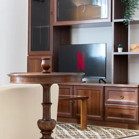 Private Parking 3bd Near Piazza Carducci *