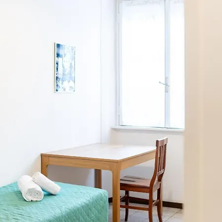 Private Parking 3bd Near Piazza Carducci Apartment