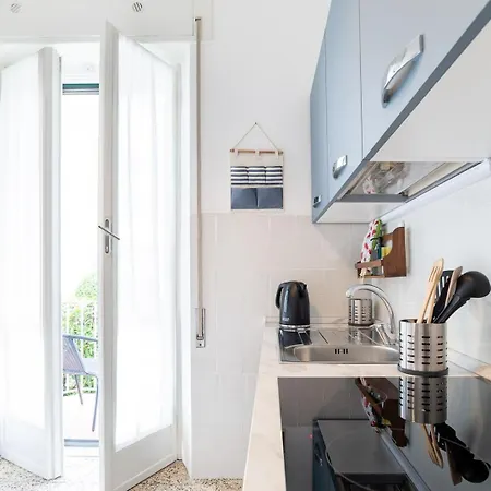 Apartment Private Parking 3bd Near Piazza Carducci Bologna