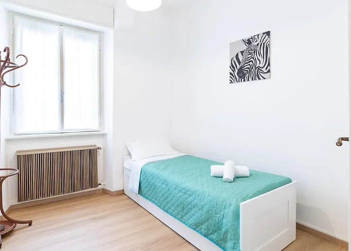 Private Parking 3bd Near Piazza Carducci 아파트 *