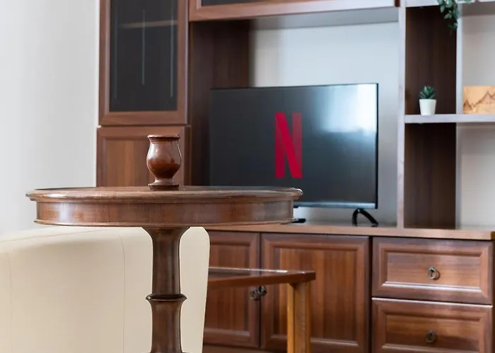 Private Parking 3bd Near Piazza Carducci *