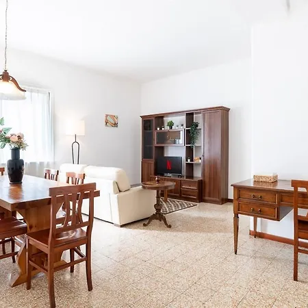 Apartmán Private Parking 3bd Near Piazza Carducci Boloňa